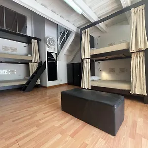 https://hostal-lleras-calle-8.colombiamedellinhotels.com